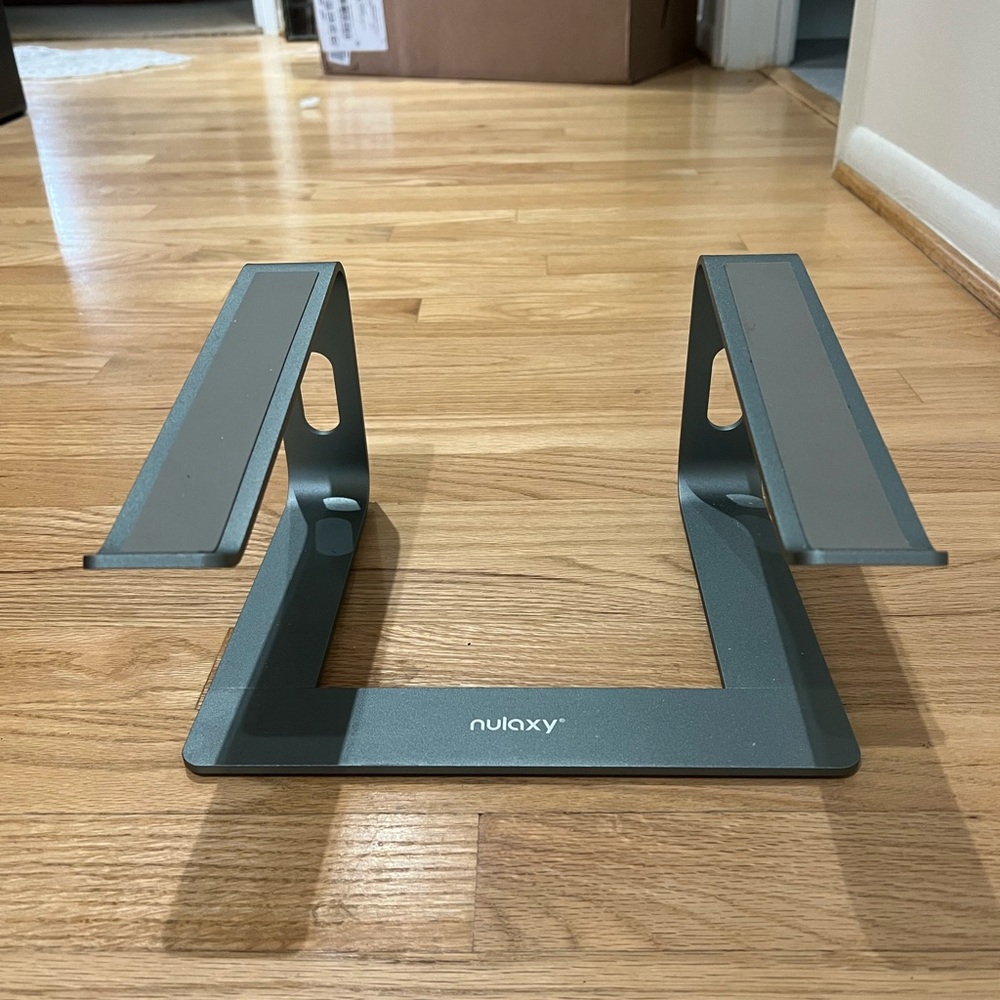 Nulaxy Gray Laptop Stand